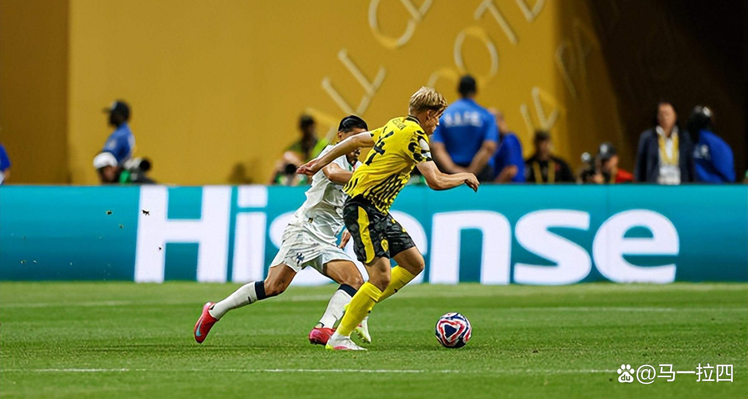 关于巴黎圣日耳曼险胜多特蒙德，凯恩补时绝平足总杯的信息