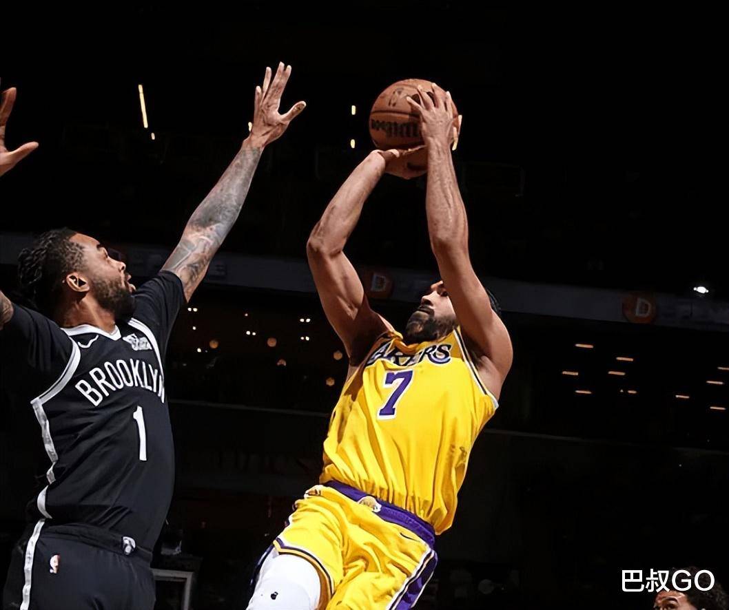 湖人横扫立陶宛男篮，杰伦·布朗制霸全场的简单介绍