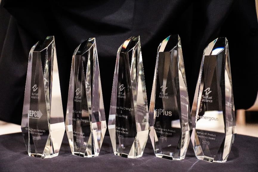 华体会下载-关于竞技体育徽章颁发礼：篮球杰出领袖登场的信息